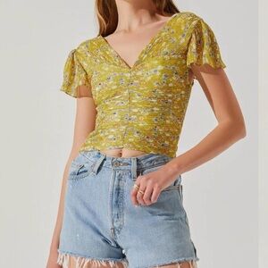 ASTR the Label Smocked Bodice Flutter Sleeve Top Green Yellow Floral Size Large